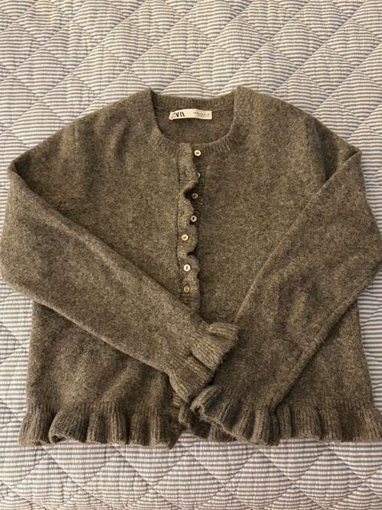 Zara Sweaters - Zara Gray Ruffle-Trim Button Cardigan